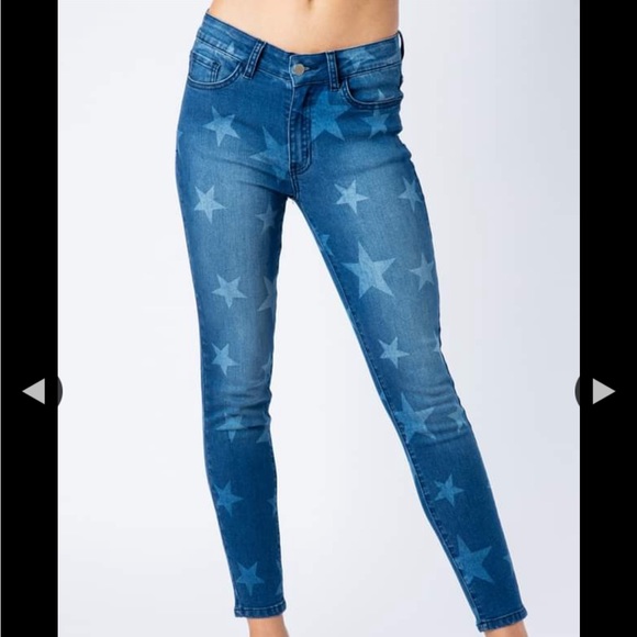 Vocal Denim - NWT Vocal Skinny jeans with stars